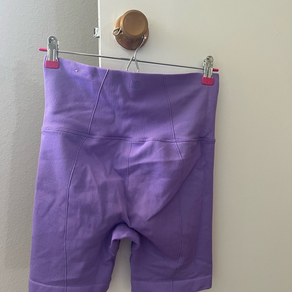Target All In Motion Ribbed Sculpting Biker Shorts M - Picture 4 of 5